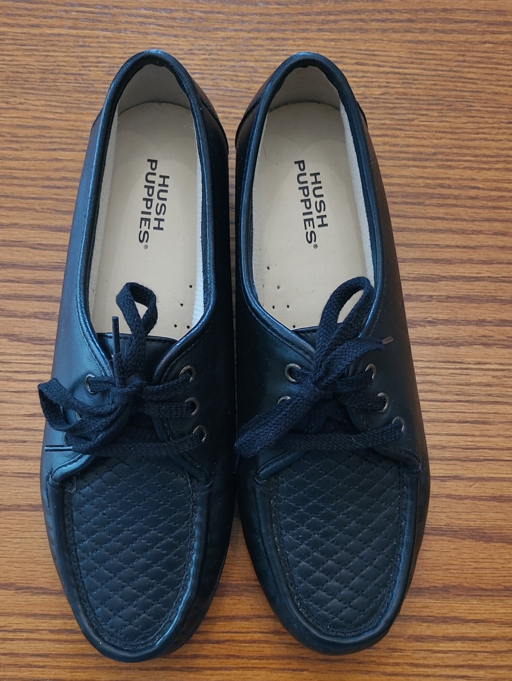 Vintage Hush Puppies Women's Black Quilted Leather loafers,(Oxfords), NOS